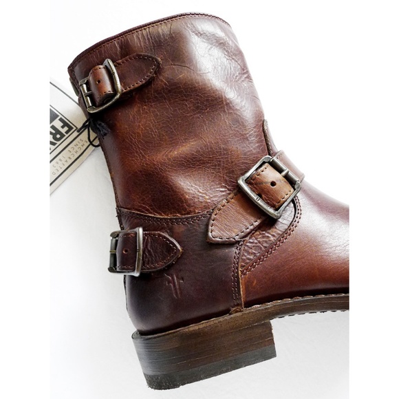 FRYE VERONICA BACK ZIP SHORT Brown Antique Leather - Picture 3 of 8